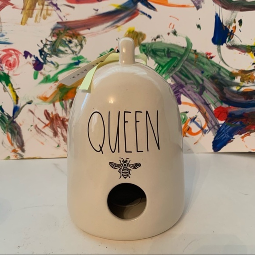 New Rae Dunn "QUEEN" Bee Birdhouse w/ Ribbon